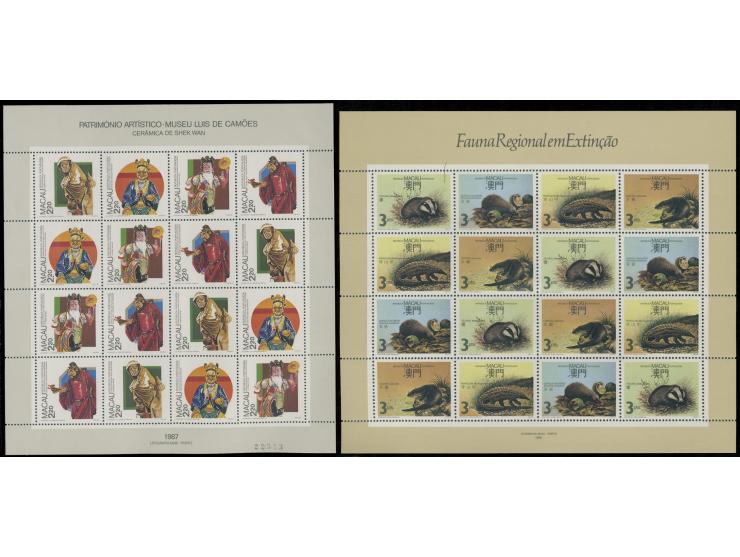 including some early issues and many Mini-Sheets. Large quantity. Please view.